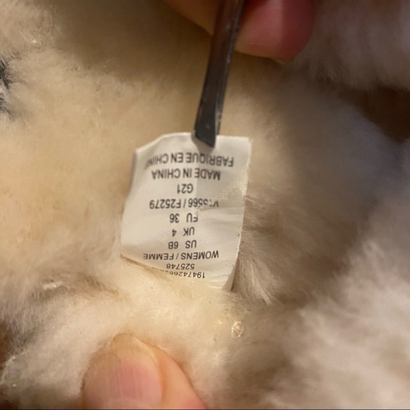 Lands' End Shearling Slippers **NEW** Size 6 - Picture 3 of 5